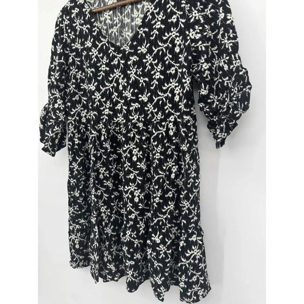 Universal Thread Black & White Floral V-neck Short Sleeve Dress‎ S Cottagecore